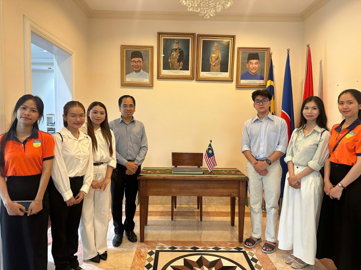 SINH VIÊN PR TÌM HIỂU VĂN HÓA VÀ ẨM THỰC MALAYSIA TRONG CHUYẾN THĂM TỔNG LÃNH SỰ QUÁN MALAYSIA TẠI TP.HCM 53