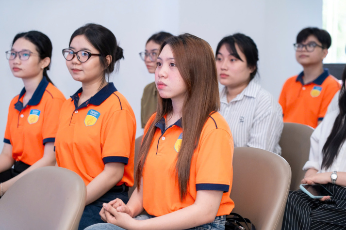 SINH VIÊN PR KHÁM PHÁ VĂN HÓA VÀ ẨM THỰC ẤN ĐỘ TRONG CHUYẾN THĂM TỔNG LÃNH SỰ QUÁN ẤN ĐỘ TẠI TP.HCM 32