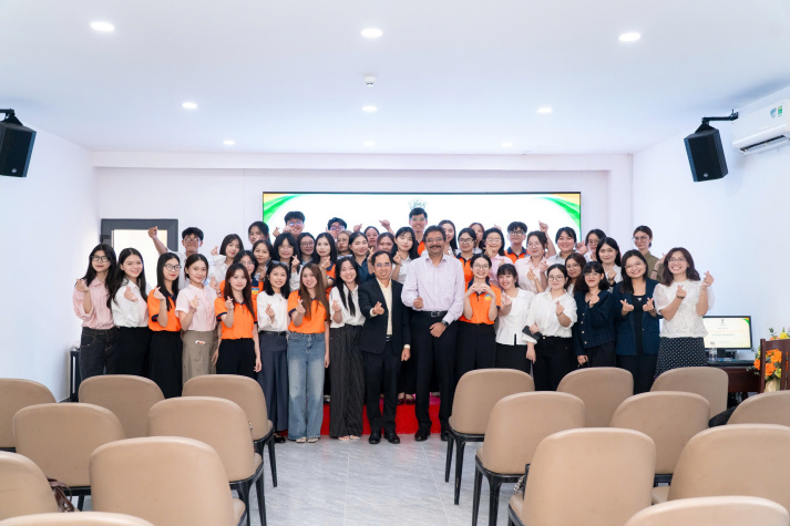 SINH VIÊN PR KHÁM PHÁ VĂN HÓA VÀ ẨM THỰC ẤN ĐỘ TRONG CHUYẾN THĂM TỔNG LÃNH SỰ QUÁN ẤN ĐỘ TẠI TP.HCM 60