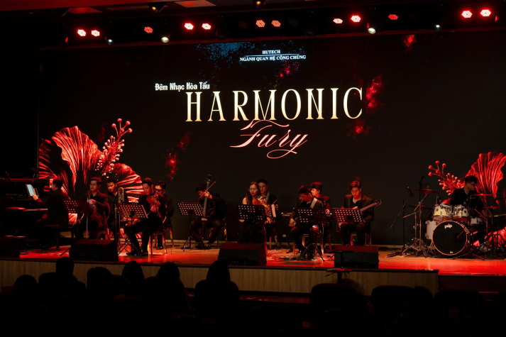 HARMONIC FURY: Hành Trình Từ Phòng Họp Đến Sân Khấu Sự Kiện Của Sinh Viên QHCC K2023 20