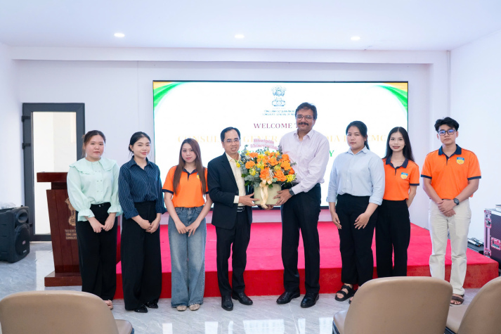 SINH VIÊN PR KHÁM PHÁ VĂN HÓA VÀ ẨM THỰC ẤN ĐỘ TRONG CHUYẾN THĂM TỔNG LÃNH SỰ QUÁN ẤN ĐỘ TẠI TP.HCM 7