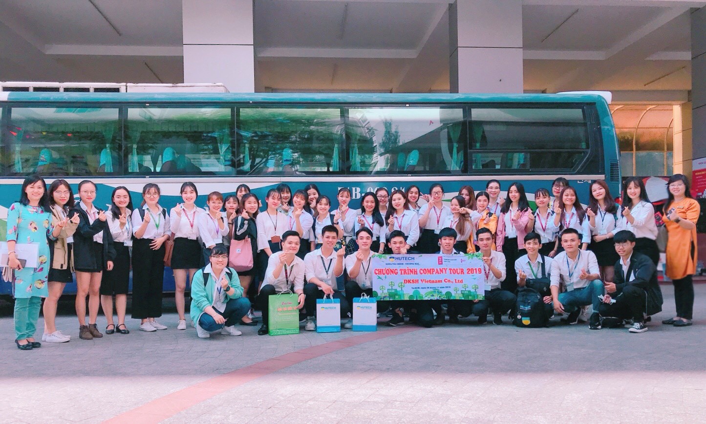 Sinh viên Khoa Tài chính – Thương mại HUTECH tham quan  Công ty TNHH DKSH Việt Nam 27