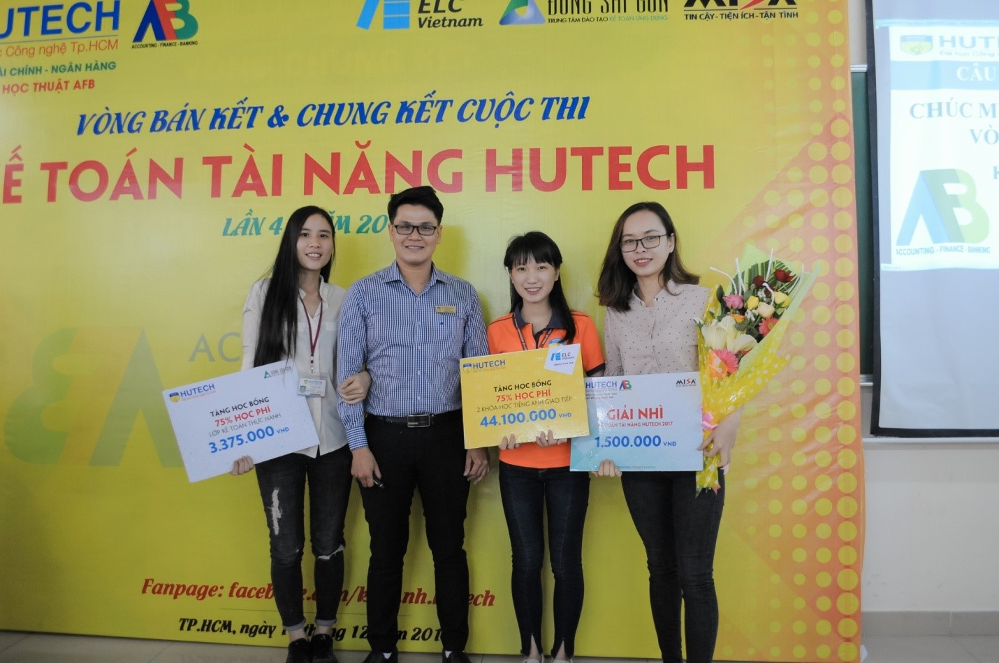 Tưng bừng vòng bán kết và chung kết, cuộc thi Kế toán tài năng Hutech – Lần thứ 2, Năm học 2017-2018 37