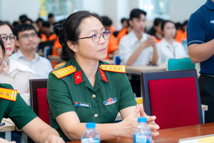 LAN TỎA GIÁ TRỊ – TIẾP SỨC SINH VIÊN VƯƠN LÊN TRONG HỌC TẬP 11