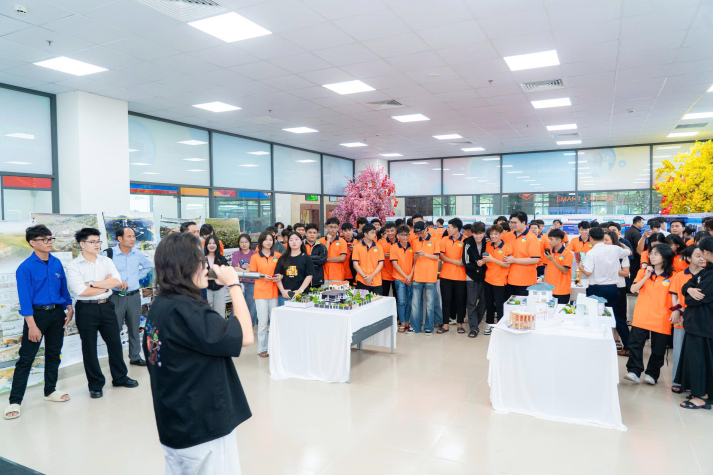 Khoa Kiến trúc – Xây dựng HUTECH chào đón Tân sinh viên, mở đầu hành trình đại học đầy trải nghiệm 69