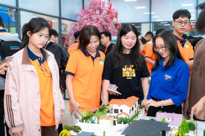 Khoa Kiến trúc – Xây dựng HUTECH chào đón Tân sinh viên, mở đầu hành trình đại học đầy trải nghiệm 57