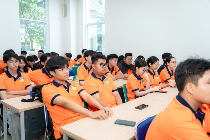 Khoa Kiến trúc – Xây dựng HUTECH chào đón Tân sinh viên, mở đầu hành trình đại học đầy trải nghiệm 114