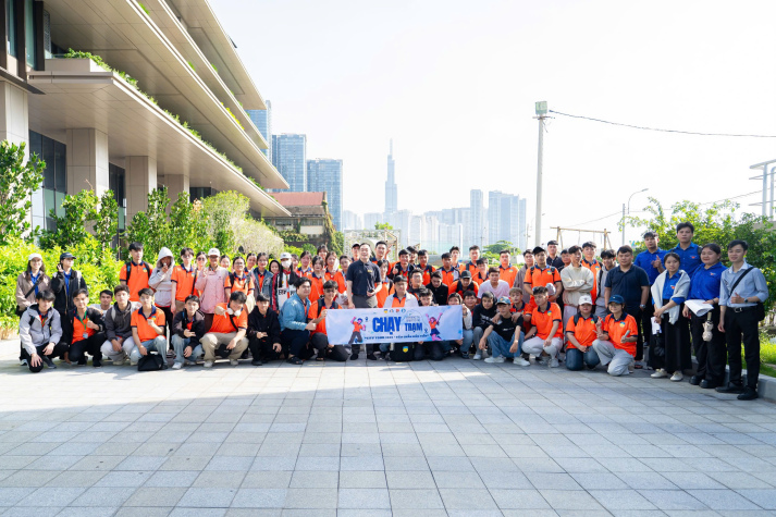 CITY TOUR "DẤU CHÂN TIẾP BƯỚC": SINH VIÊN KHOA KIẾN TRÚC - XÂY DỰNG KHÁM PHÁ THÀNH PHỐ TRÊN HÀNH TRÌNH METRO 10