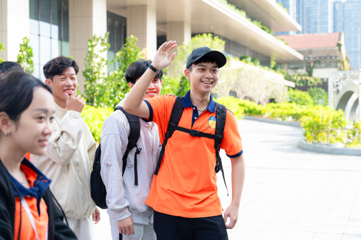 CITY TOUR "DẤU CHÂN TIẾP BƯỚC": SINH VIÊN KHOA KIẾN TRÚC - XÂY DỰNG KHÁM PHÁ THÀNH PHỐ TRÊN HÀNH TRÌNH METRO 27