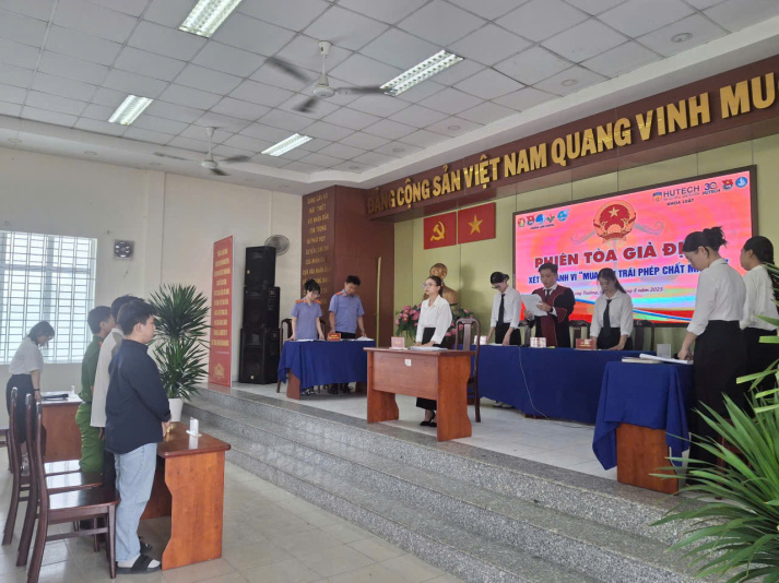 Khoa Luật - HUTECH tổ chức hoạt động phiên tòa giả định ấn tượng nhằm nâng cao nhận thức cộng đồng và rèn luyện sinh viên 9