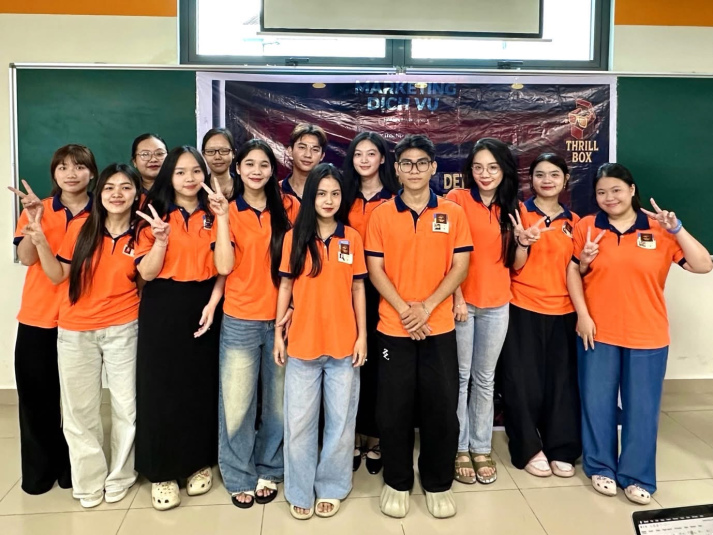 SINH VIÊN KHOA MARKETING - KINH DOANH QUỐC TẾ VÀ NHỮNG DỰ ÁN MARKETING DỊCH VỤ “CHẤT” HƠN NƯỚC CẤT 32