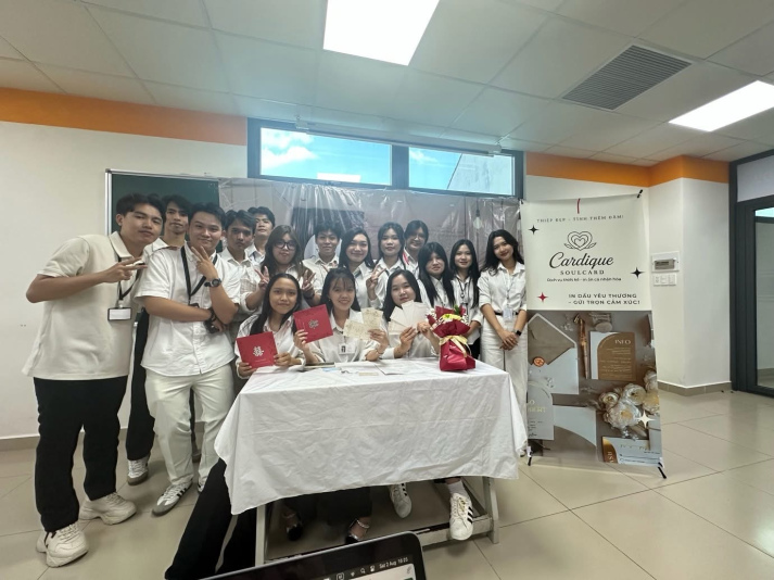 SINH VIÊN KHOA MARKETING - KINH DOANH QUỐC TẾ VÀ NHỮNG DỰ ÁN MARKETING DỊCH VỤ “CHẤT” HƠN NƯỚC CẤT 28