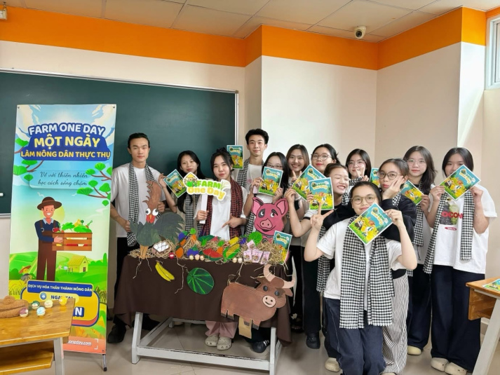 SINH VIÊN KHOA MARKETING - KINH DOANH QUỐC TẾ VÀ NHỮNG DỰ ÁN MARKETING DỊCH VỤ “CHẤT” HƠN NƯỚC CẤT 18