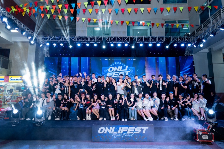 Sinh viên Khoa Marketing - Kinh Doanh Quốc Tế tổ chức sự kiện âm nhạc "ONLI FEST" - đồ án kết thúc môn học Quản trị sự kiện 4