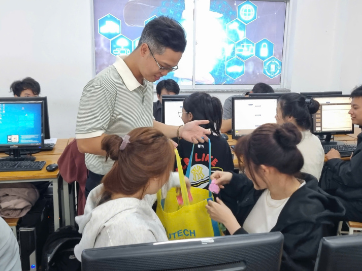 MIB Rộn Ràng Kỷ Niệm Ngày Quốc Tế Phụ Nữ 8/3: Trao Yêu Thương, Gửi Ngàn Lời Chúc 12