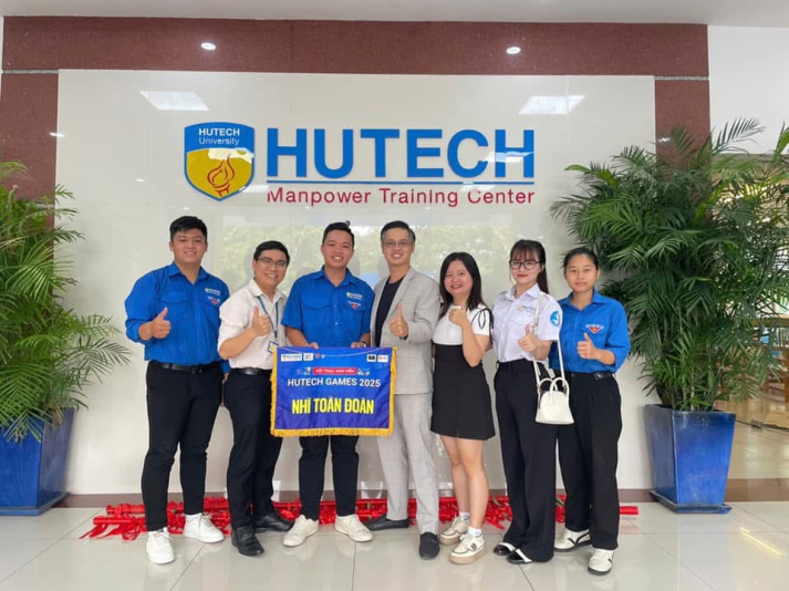 GIỚI THIỆU ĐOÀN THANH NIÊN - HỘI SINH VIÊN KHOA MARKETING - KINH DOANH QUỐC TẾ 58