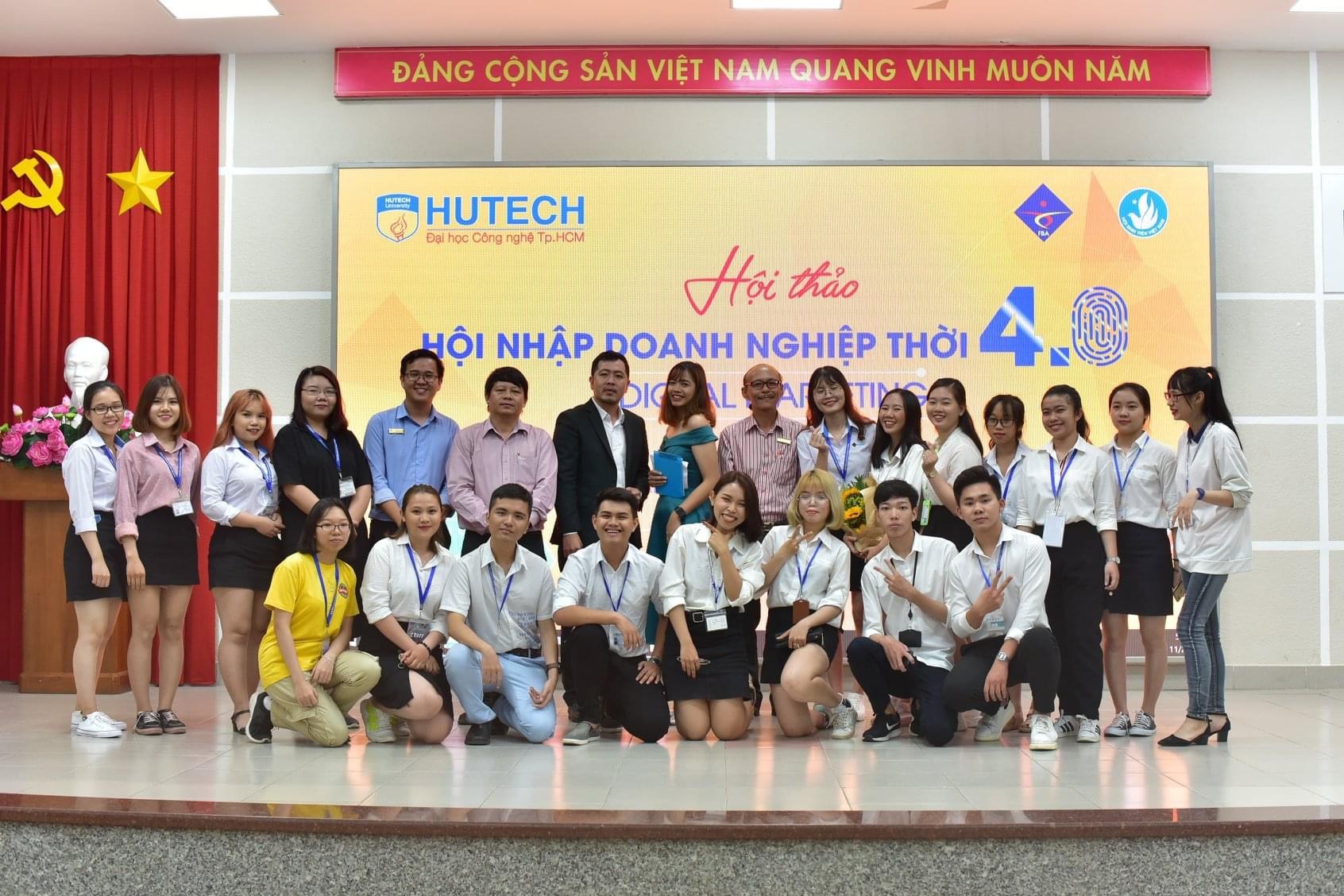 HOẠT ĐỘNG HỢP TÁC DOANH NGHIỆP CỦA KHOA MARKETING - KINH DOANH QUỐC TẾ 82