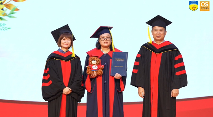 CHÚC MỪNG TÂN CỬ NHÂN KHOA NHẬT BẢN HỌC – HUTECH 5