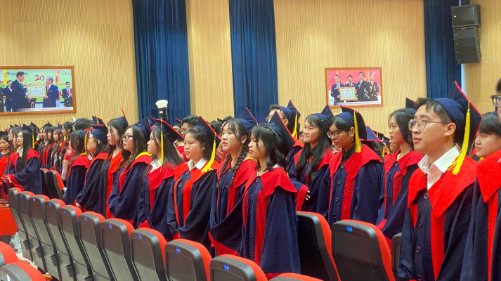 CHÚC MỪNG TÂN CỬ NHÂN KHOA NHẬT BẢN HỌC – HUTECH 10