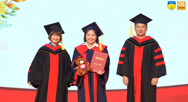 CHÚC MỪNG TÂN CỬ NHÂN KHOA NHẬT BẢN HỌC – HUTECH 15