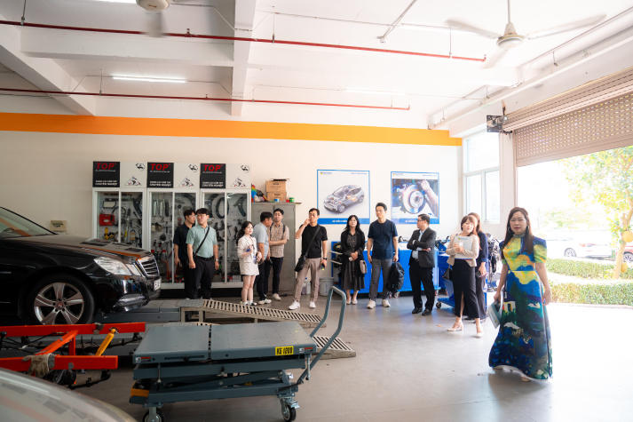 HUTECH MỞ RỘNG MẠNG LƯỚI ĐỐI TÁC CHIẾN LƯỢC: ĐẠI DIỆN KHOA QUẢN TRỊ KINH DOANH GẶP GỠ LIÊN MINH CÁC TRƯỜNG ĐẠI HỌC HÀN QUỐC 37