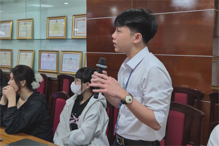 Sinh viên Khoa Quản trị Kinh doanh trang bị kỹ năng sử dụng A.I. để nâng tầm Khóa luận tốt nghiệp 48