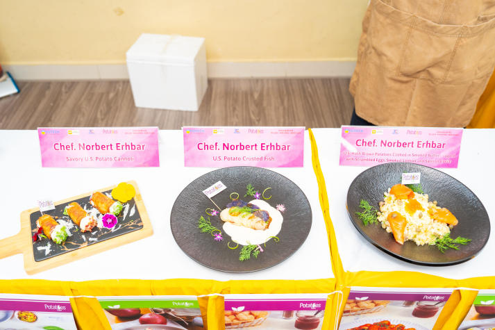 HUTECH Faculty of Tourism and Hospitality Management students learn international culinary techniques from experts 72