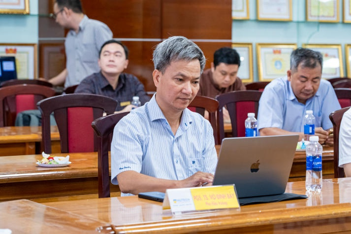 HUTECH Institute of Postgraduate Studies hosts New Year gathering and engages in productive discussions on postgraduate teaching methods 22