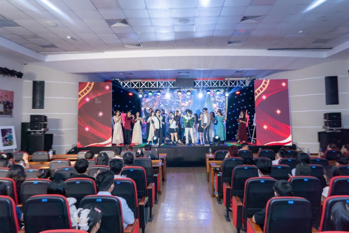 “Dream Station” – A multi-dimensional portrait of Saigon by HUTECH Tourism and Hospitality students 70