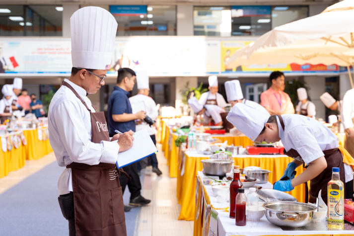 Vietnamese and American flavors collide at HUTECH Young Chefs 2025 75