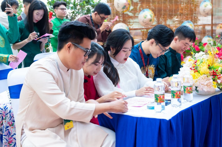 “Tet Nguyen Phong” showcases the unique beauty of traditional culture through the eyes of HUTECH’s Tourism and Hospitality students 51