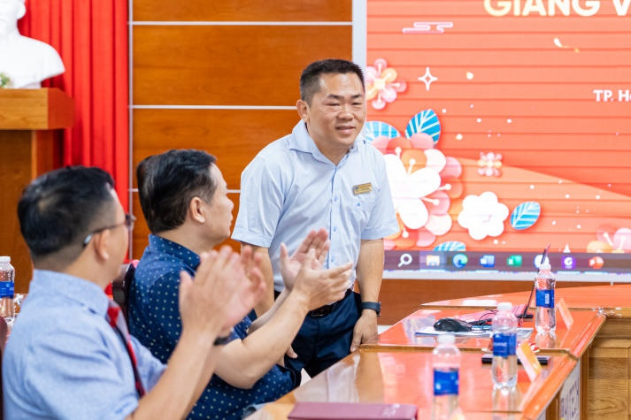 HUTECH Institute of Postgraduate Studies hosts New Year gathering and engages in productive discussions on postgraduate teaching methods 20