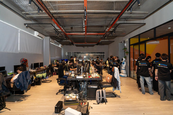 Event Management students “break in" Alta Media, exploring the backstage of modern event technology 68