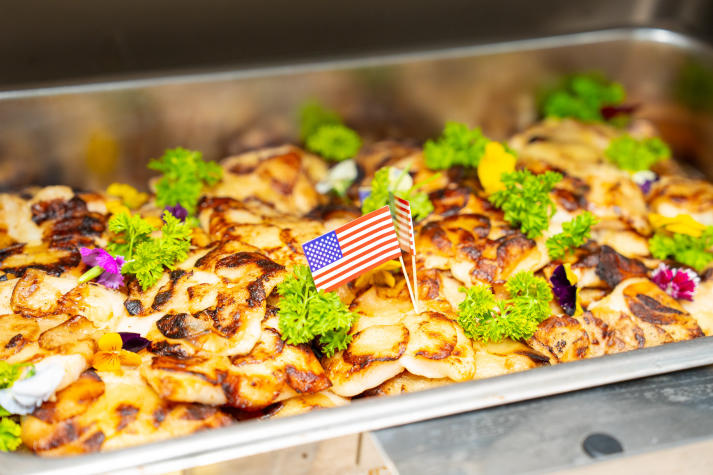 HUTECH Faculty of Tourism and Hospitality Management students learn international culinary techniques from experts 86