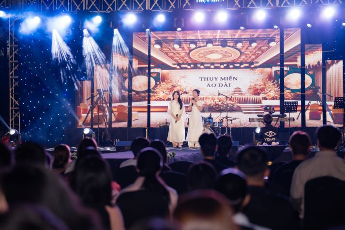 "Thuy Mien" variety show: A Journey of emotions from aspiration to success 60