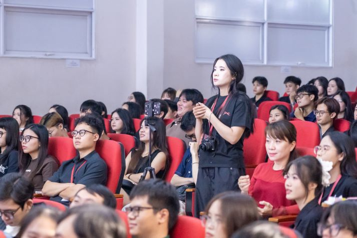 “Dream Station” – A multi-dimensional portrait of Saigon by HUTECH Tourism and Hospitality students 80