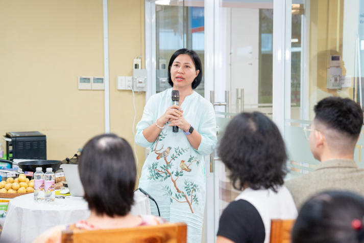 HUTECH Faculty of Tourism and Hospitality Management students learn international culinary techniques from experts 15