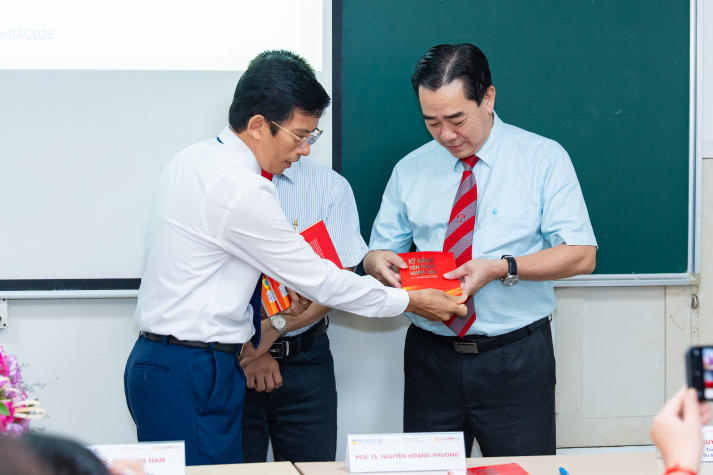 HUTECH Master’s student “Pioneer” the Future of Digital Tourism with the Deputy Director of Ho Chi Minh City Department of Tourism 67