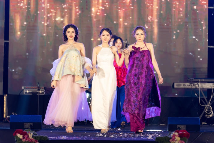 "Thuy Mien" variety show: A Journey of emotions from aspiration to success 100