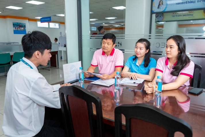 [Video] Tourism - Restaurant - Hospitality students confidently pursue promising job opportunities at the February 2025 Mock Interview 33