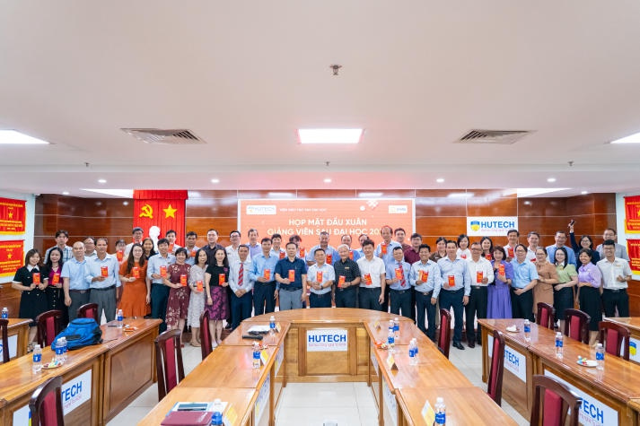 HUTECH Institute of Postgraduate Studies hosts New Year gathering and engages in productive discussions on postgraduate teaching methods 91