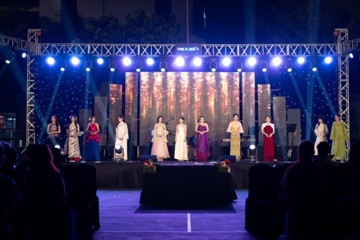 "Thuy Mien" variety show: A Journey of emotions from aspiration to success 103