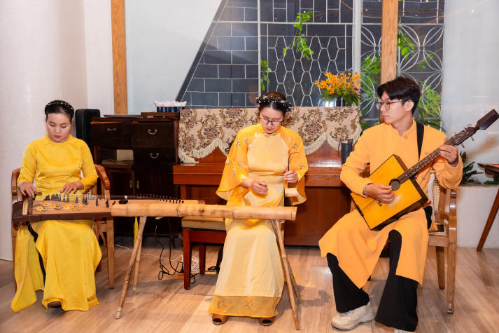 Hospitality Management students explore luxury hotel work environments 52