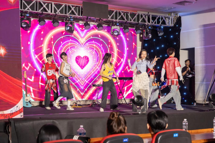 “Dream Station” – A multi-dimensional portrait of Saigon by HUTECH Tourism and Hospitality students 56