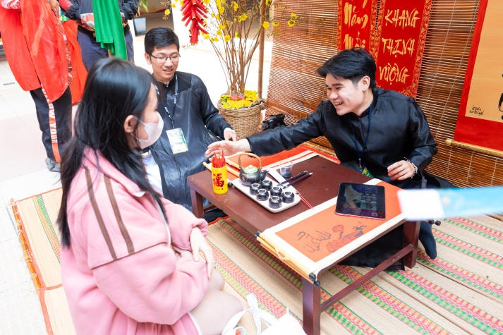 “Tet Nguyen Phong” showcases the unique beauty of traditional culture through the eyes of HUTECH’s Tourism and Hospitality students 61