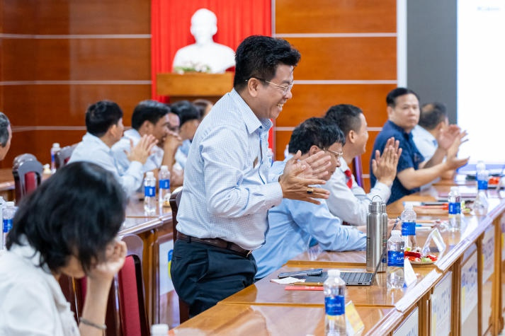 HUTECH Institute of Postgraduate Studies hosts New Year gathering and engages in productive discussions on postgraduate teaching methods 30