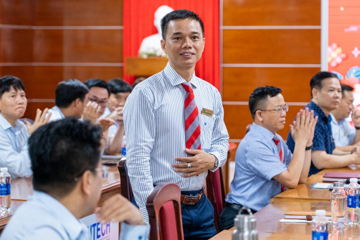 HUTECH Institute of Postgraduate Studies hosts New Year gathering and engages in productive discussions on postgraduate teaching methods 32