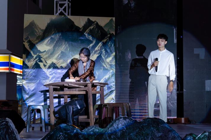 “Vệt - Hồn Việt trong tim mẹ”: A Journey of Emotion and Talent by HUTECH students 24