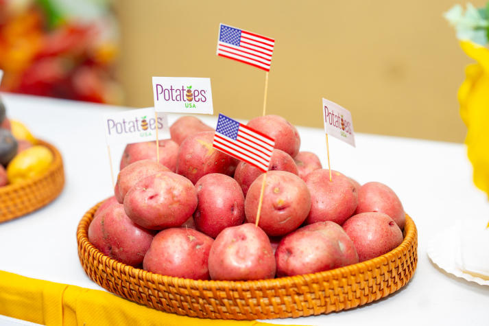 HUTECH Faculty of Tourism and Hospitality Management students learn international culinary techniques from experts 29