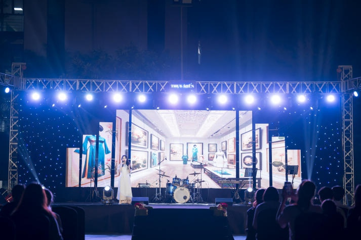 "Thuy Mien" variety show: A Journey of emotions from aspiration to success 41